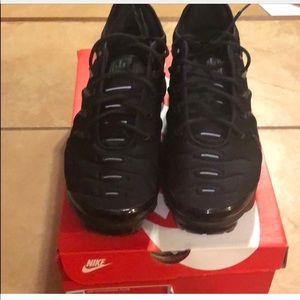 Vapor max plus triple black